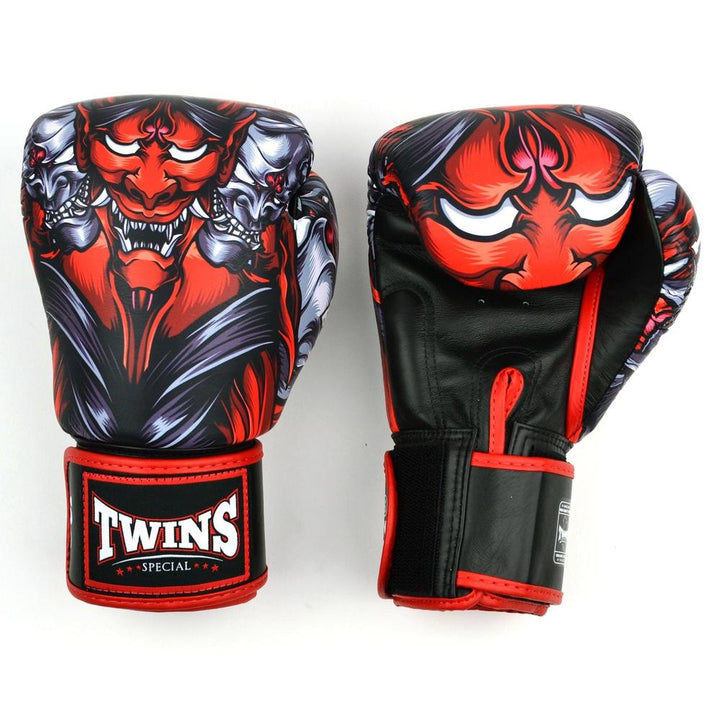 Twins Kabuki Boxing Gloves - Black\Red-Twins