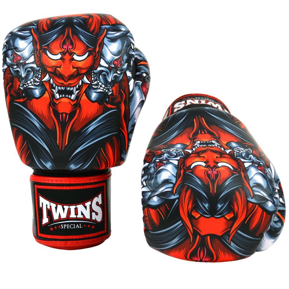 Twins Kabuki Boxing Gloves - Black/Red